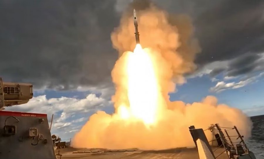 Shtëpia e Bardhë thirrje kontraktorëve të mbrojtjes  Përshpejtoni prodhimin e armëve