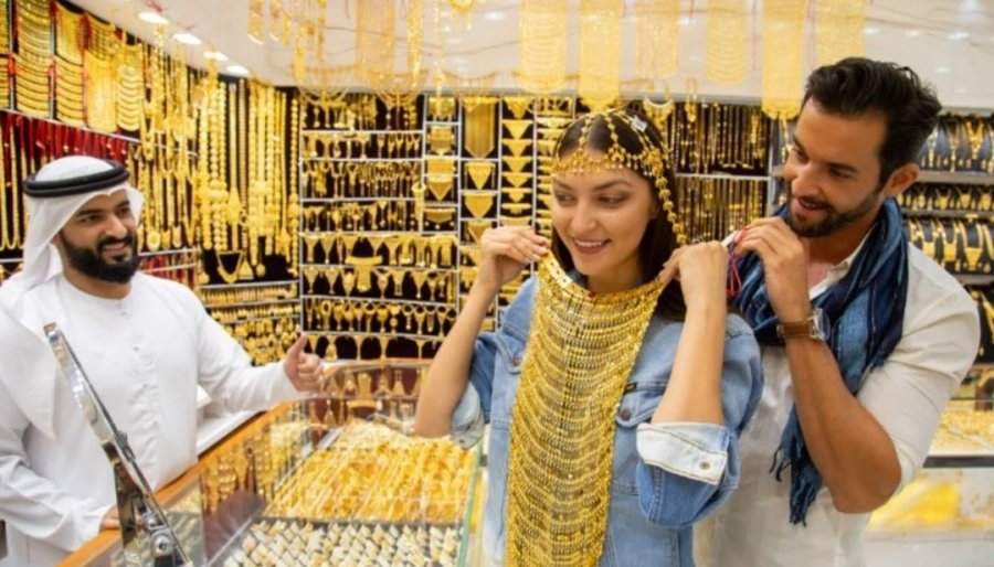 ari-me-cmim-te-lire-ne-dubai-tregtaret-detyrohen-te-ofrojne-zbritje-te-medha