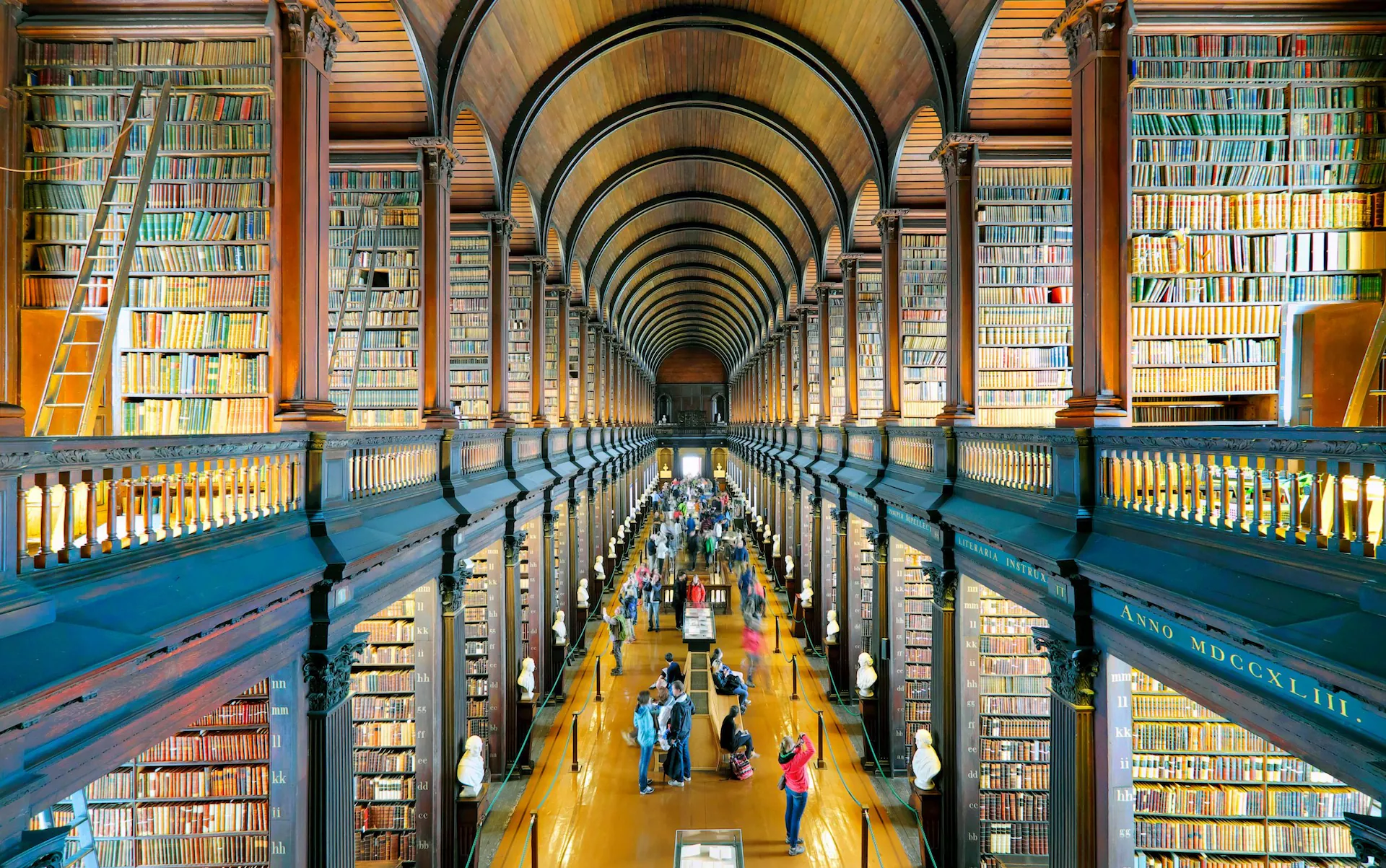 10-bibliotekat-e-jashtezakonshme-qe-duhet-t-i-vizitoni-te-pakten-nje-here-ne-jete