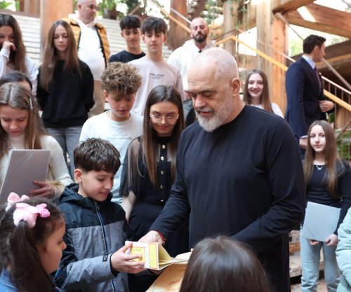 Edi Rama uron 7 Marsin nga Manastiri: Gjuha shqipe është një lidhje e fortë mes shqiptarëve