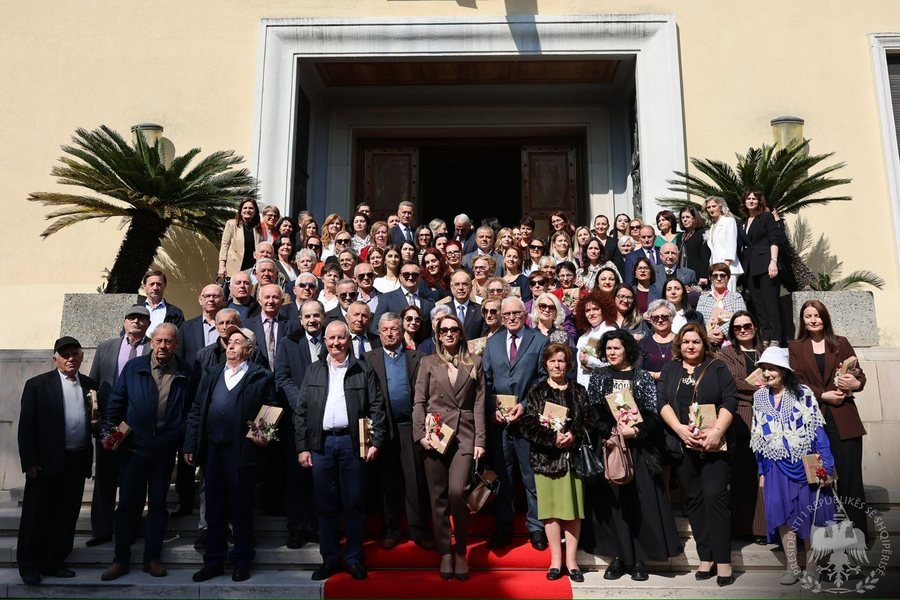 Begaj pret mësues nga Shqipëria, Kosova dhe diaspora për 7 Marsin