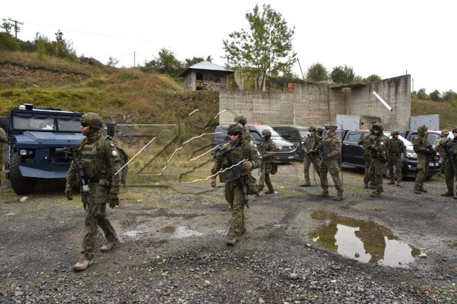 KFOR i vazhdon patrullimet përgjatë kufirit  synohet ruajtja e stabilitetit  video 