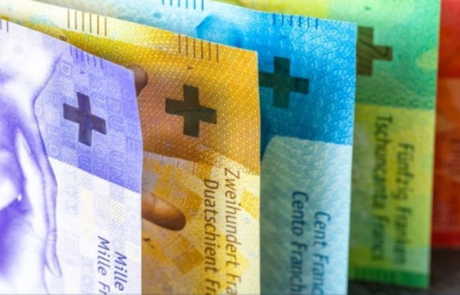 Zvicra voton për mbrojtjen kushtetuese të parave të gatshme