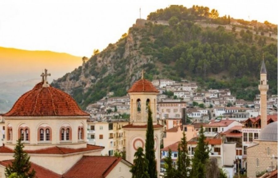 The Sun  Shqipëria  aventurë autentike  histori dhe plazhe të kristalta
