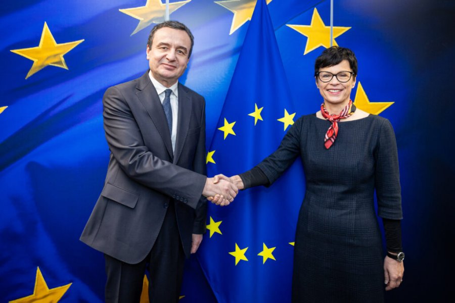 Kurti flet në telefon me komisioneren e BE-së për zgjerimin dhe reformat në Kosovë