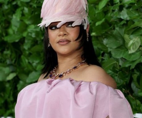 Rihana e tronditur pas sulmit në shtëpinë e saj në Beverly Hills, u qëllua me armë zjarri 