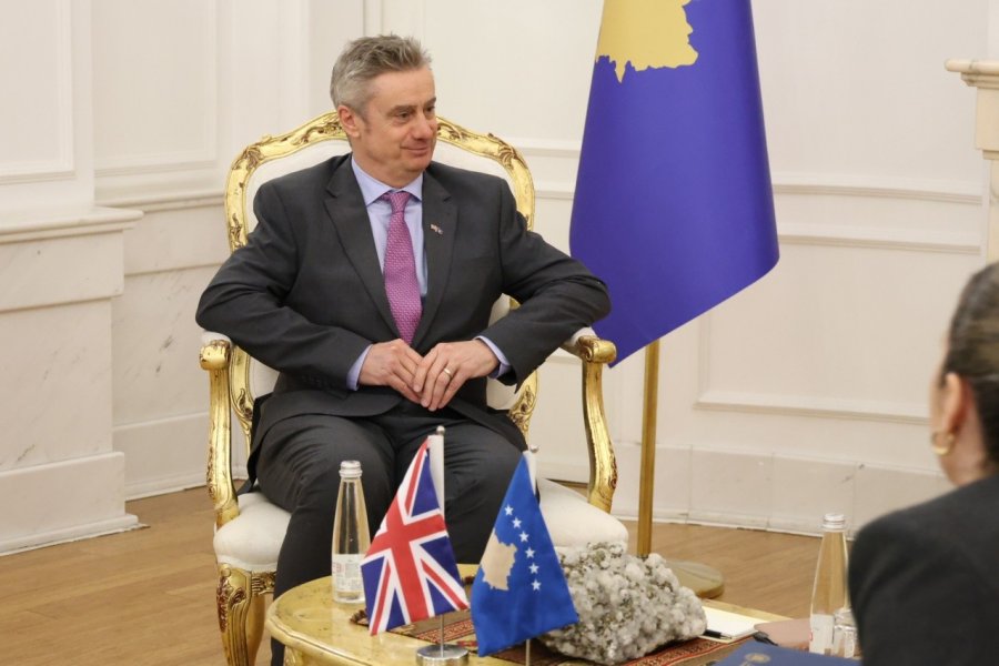Ambasadori britanik  Urgjente që Kosova t i rikthehet stabilitetit politik