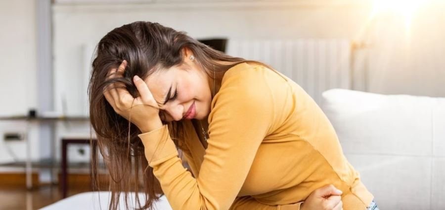 Shqetësimi kronik rrit rrezikun për zorrët dhe sëmundjet e zemrës