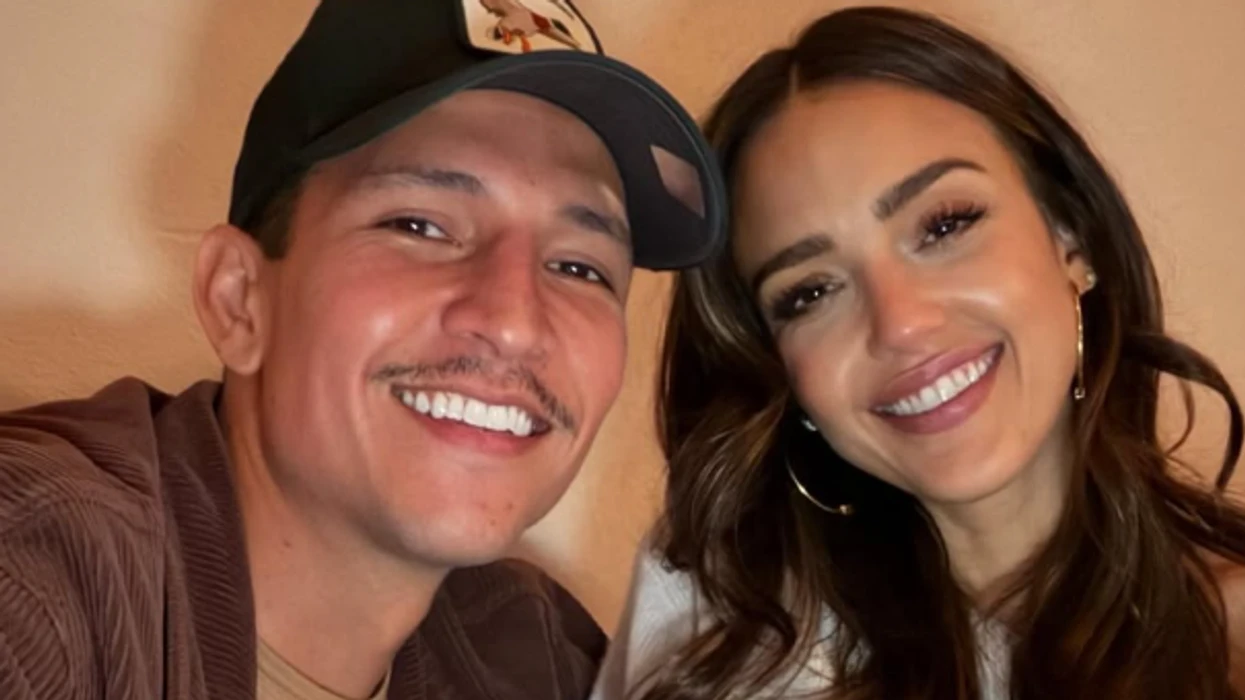 Jessica Alba shijon pushimet me të dashurin 12 vjet më të ri