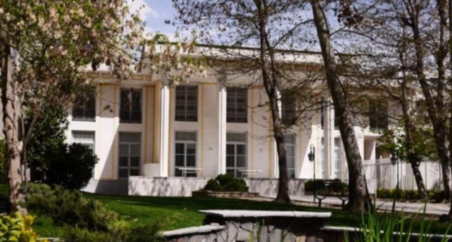 zvicra-dhe-gjermania-mbyllin-perkohesisht-ambasadat-ne-iran