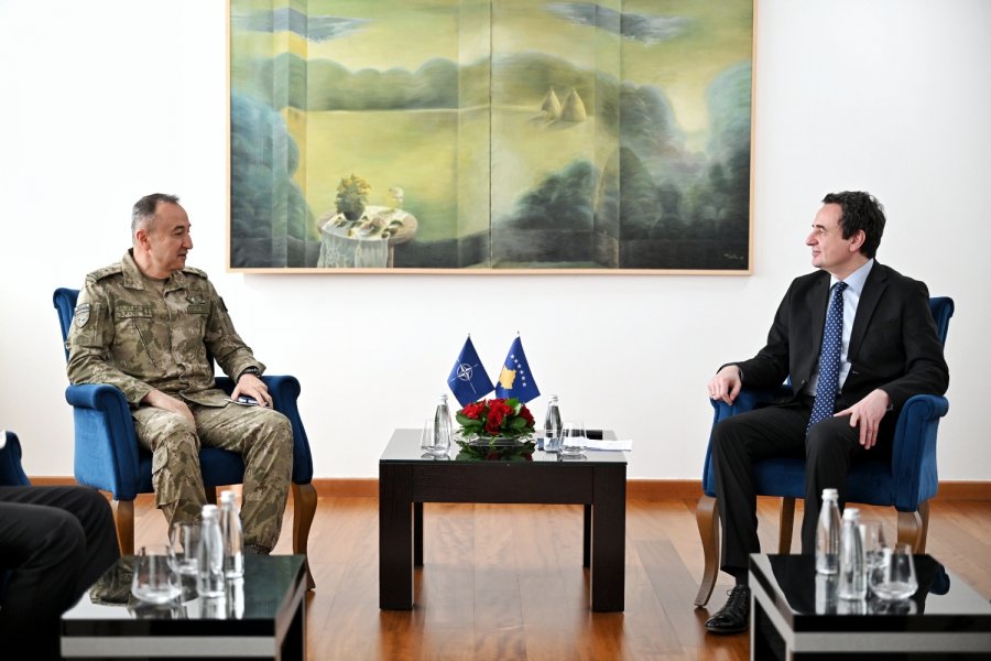 Kurti takon komandantin e KFOR it  Zhvillimet në botë mund të sjellin sfida për stabilitetin