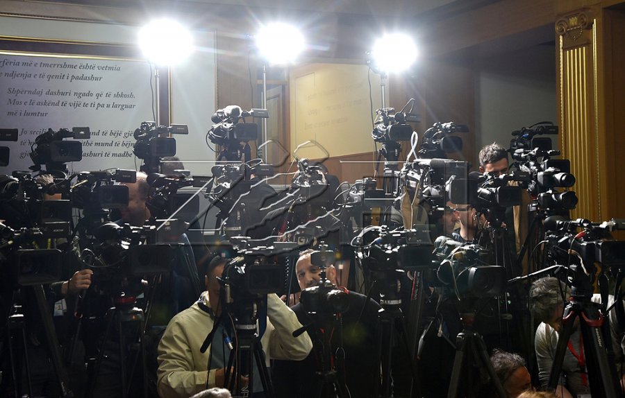 Raporti i PE-së për Kosovën shpreh shqetësim për lirinë e mediave dhe kërcënimet ndaj gazetarëve