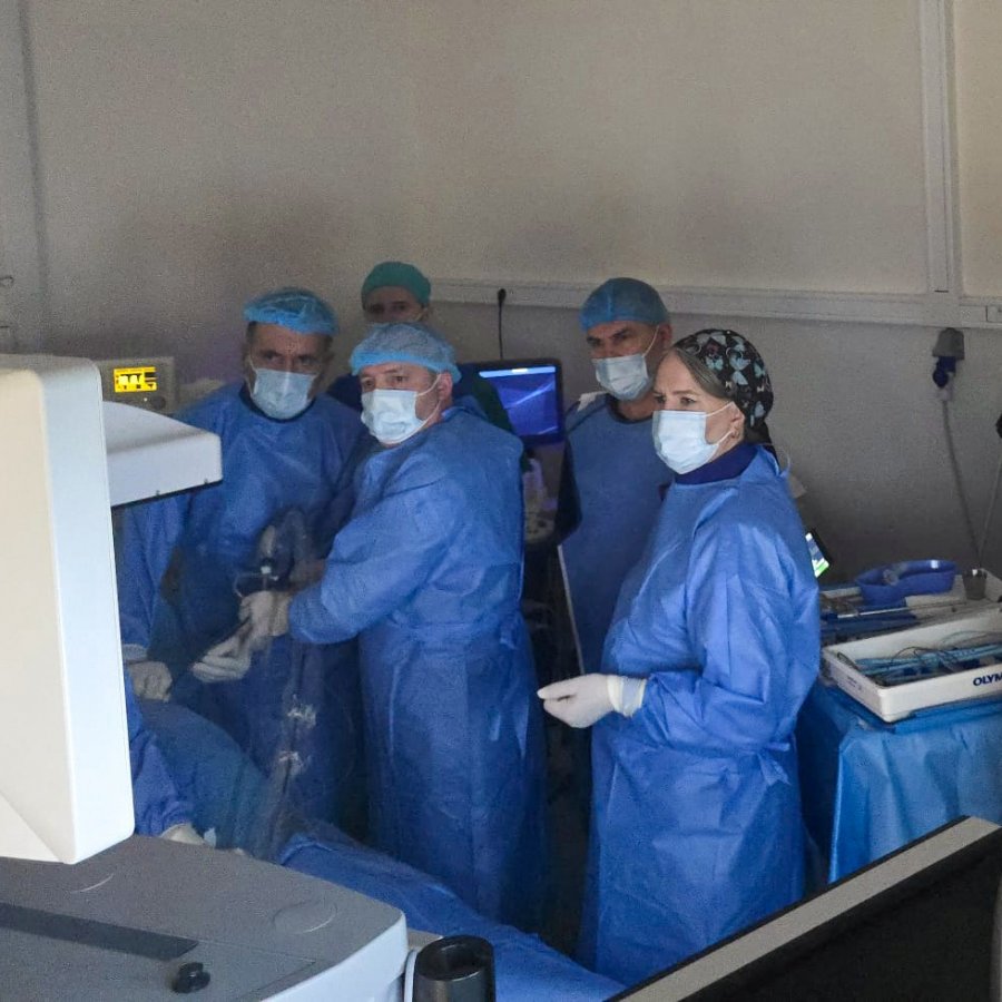 Në QKUK kryhet një intervenim i rrallë për trajtimin e gurëve të mëdhenj në veshka