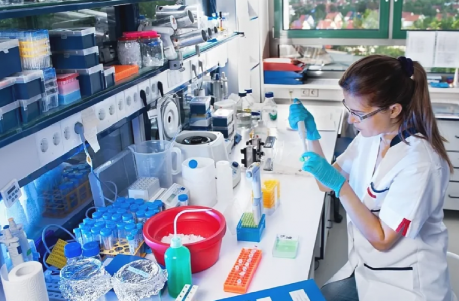 Raporti  Rezistenca ndaj antibiotikëve po rritet më shpejt se zhvillimi i barnave të reja