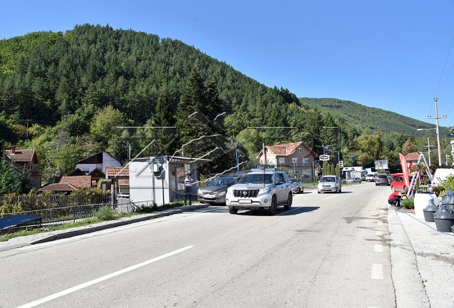 Kapen armë dhe pajisje ushtarake në Zubin Potok, një person dërgohet në mbajtje