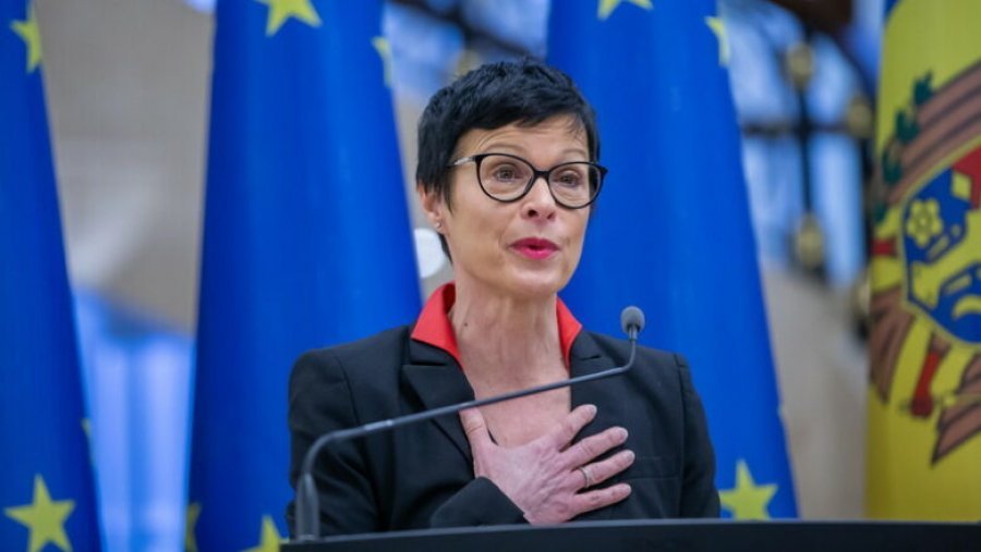 Kos paralajmëron Serbinë: Vendet nën ndikimin rus nuk mund të hyjnë në BE