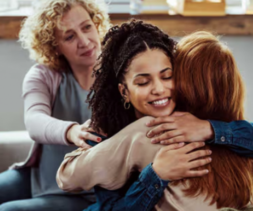 Pse mbështetja mes grave rrit mirëqenien mendore?