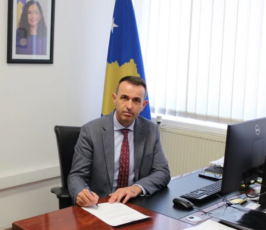 Ministri i Sportit Blerim Gashani njofton 100% rritje të koeficientit për sportistet dhe trajneret femra