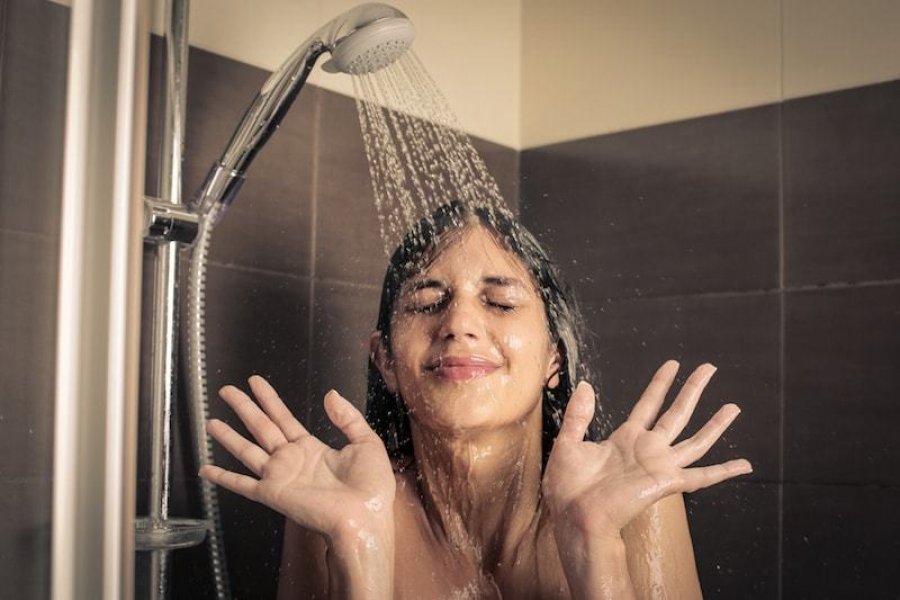 Përfitimet nga dushi me ujë të ftohtë