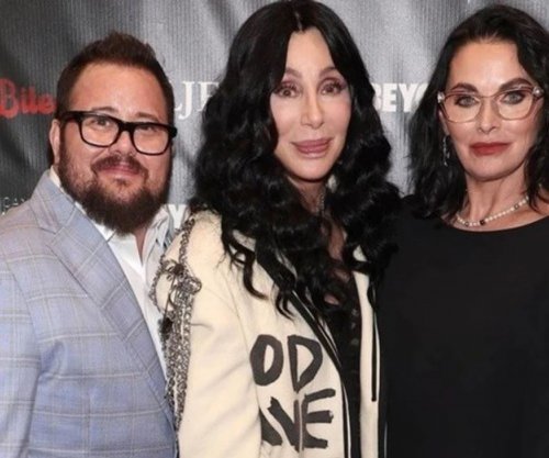 Djali transgjinor i këngëtares Cher martohet me partneren e tij Shara Blue Mathes