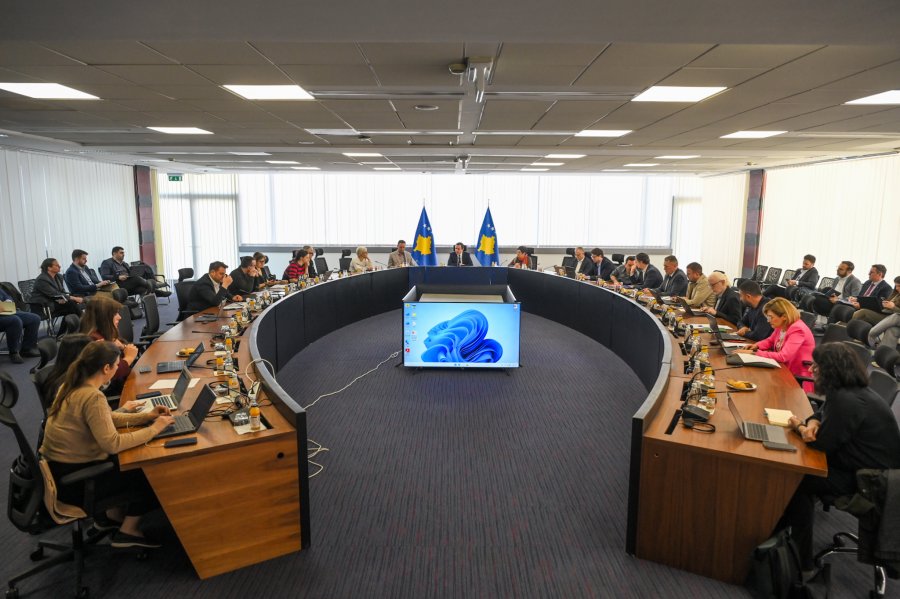 Kabineti qeveritar në takim dyditor për programin e ri të qeverisë