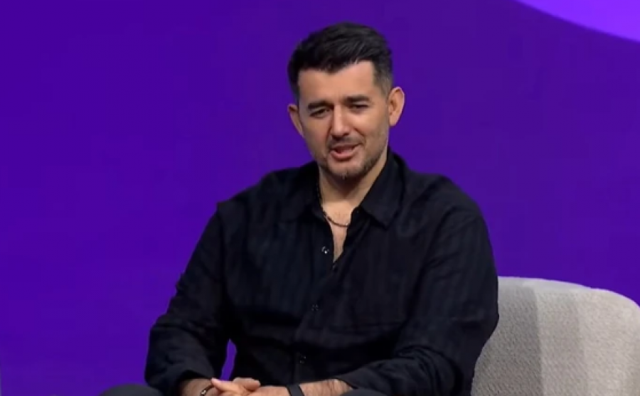 Labinot Tahiri falënderon Elijonën: Kënga “Zemra e re” mori tre milionë klikime më shumë