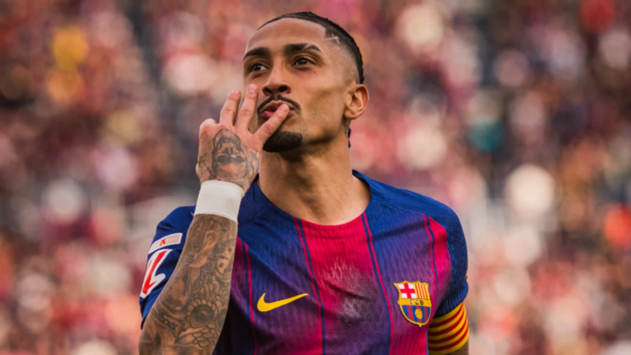 Barcelona fiton bindshëm ndaj Sevilles dhe forcon kreun, Raphinha me het-trik