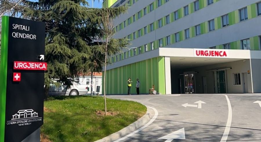 Foshnja 2-muajshe ndërron jetë në spitalin e Tiranës, dyshohet nga kequshqyerja