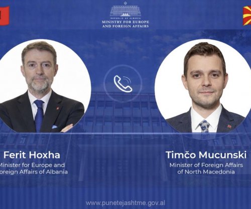 Kryediplomati shqiptar flet në telefon me homologun maqedonas: Të zbatohet përdorimi i shqipes në institucionet shtetërore