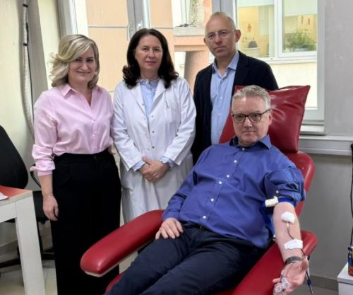 Shefi i Misionit të OSBE-së në Kosovë dhuron gjak