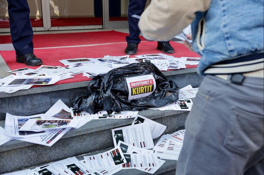 “Mashtrimet e Kurtit”, rinia e PDK-së me aksion para Qeverisë