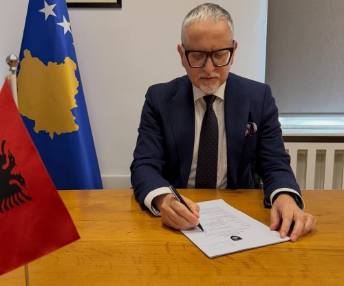 Nënshkruhet kontrata për vazhdimin e punimeve në Spitalin e Ferizajt