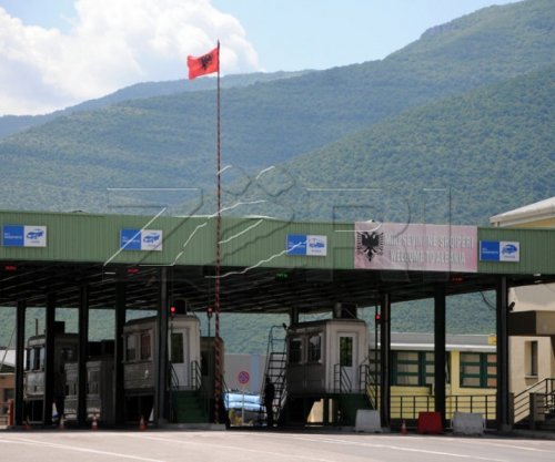 Tre mijë kosovarë ia mësyjnë Shqipërisë për fundjavë, fluks i madh në Morinë