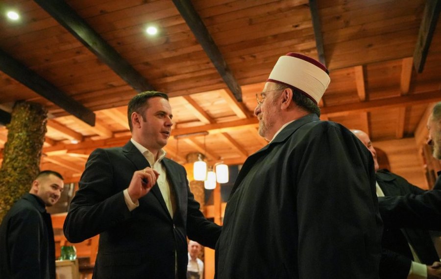 Abdixhiku në ditët e fundit të Ramazanit bën iftar me Myftiun Tërnava