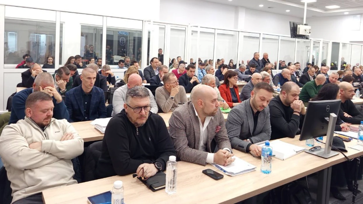 Rasti  Pulse  në Koçan  Sigurimi duhej të reagonte për të miturit  piroteknika rrezik sigurie