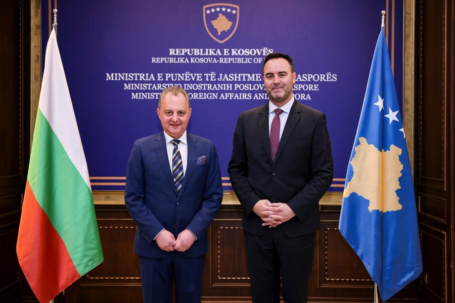 Konjufca takohet me ambasadorin bullgar, merr ftesë për Procesin SEECP