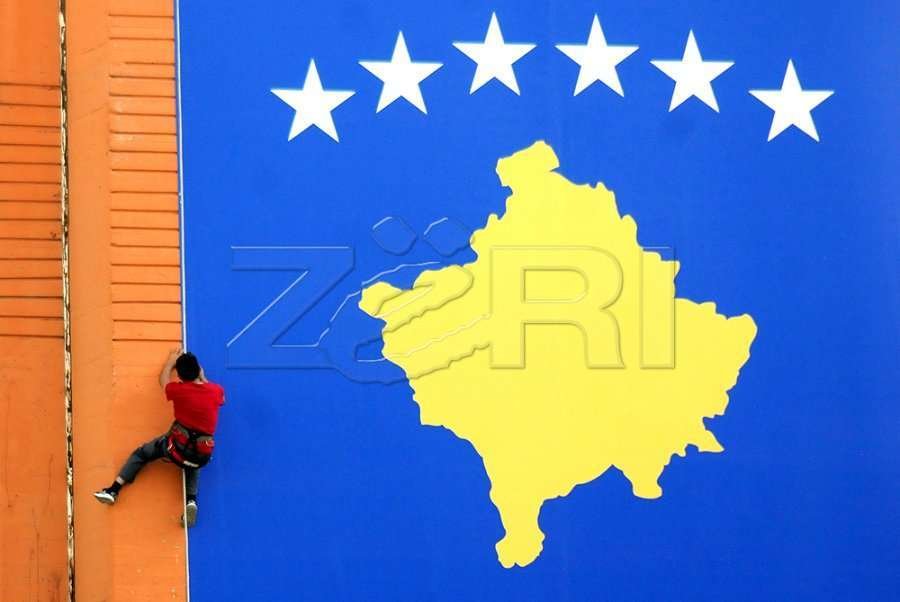 Deputetja Kryeziu  Kosova po konsolidohet si vend me demokraci të zhvilluar