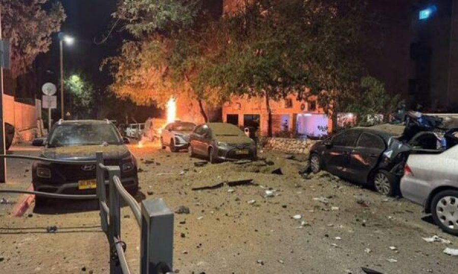 Pamje nga sulmi hakmarrës i Iranit në Izraelin qendror