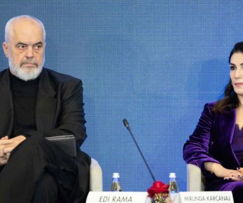 Mirlinda Karçanaj zotëron katër apartamente dhe një ullishte