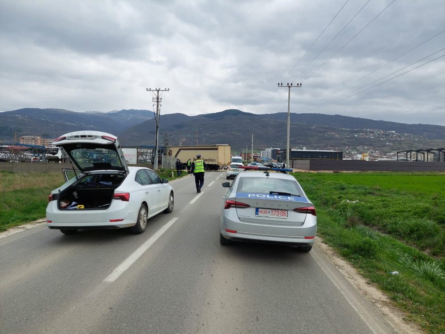 Vdes një 29-vjeçar pas aksidentit ndërmjet kamionit dhe motoçikletes në Prizren