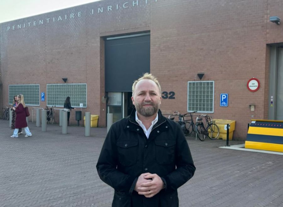 Tahiri i shkon Thaçit për vizitë në Hagë: Shpresoj të shihemi së shpejti në liri