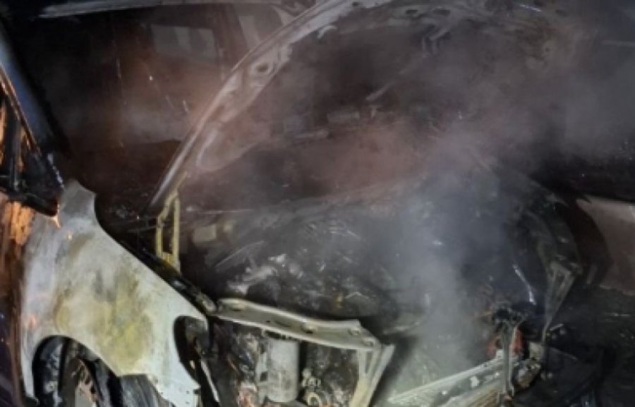 Digjet një veturë në Gjakovë, s’ka të lënduar