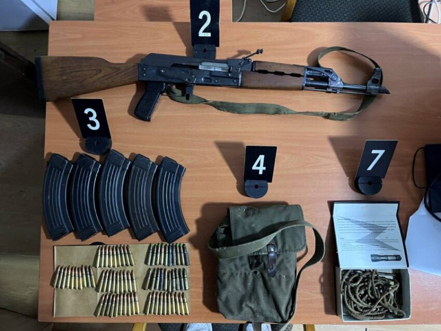 keto-jane-armet-qe-u-gjeten-ne-nje-shtepi-te-pabanuar-ne-zubin-potok