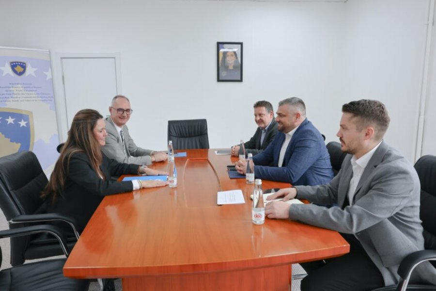 Ministri Hoti pret në takim shefen e UNICEF-it në Kosovë, diskutohet për prioritetet sociale dhe bashkëpunimin 2026–2030