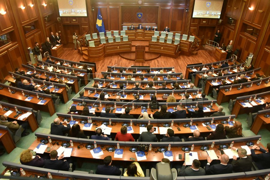 Deputetët marrin paga pa punuar  kosto mbi 200 mijë euro në mars