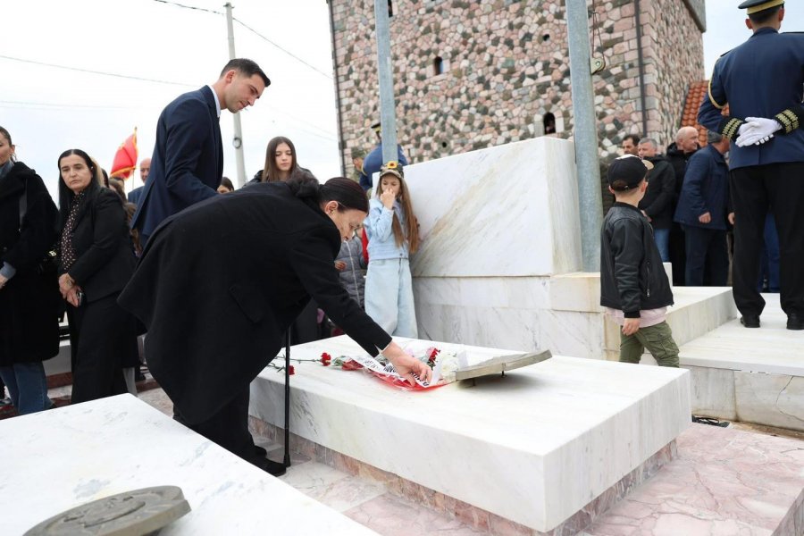 28-vjet-nga-epopeja-e-dukagjinit-hilmi-haradinaj-kujtohet-per-qendresen-heroike-ndaj-rrethimit-te-trefishte