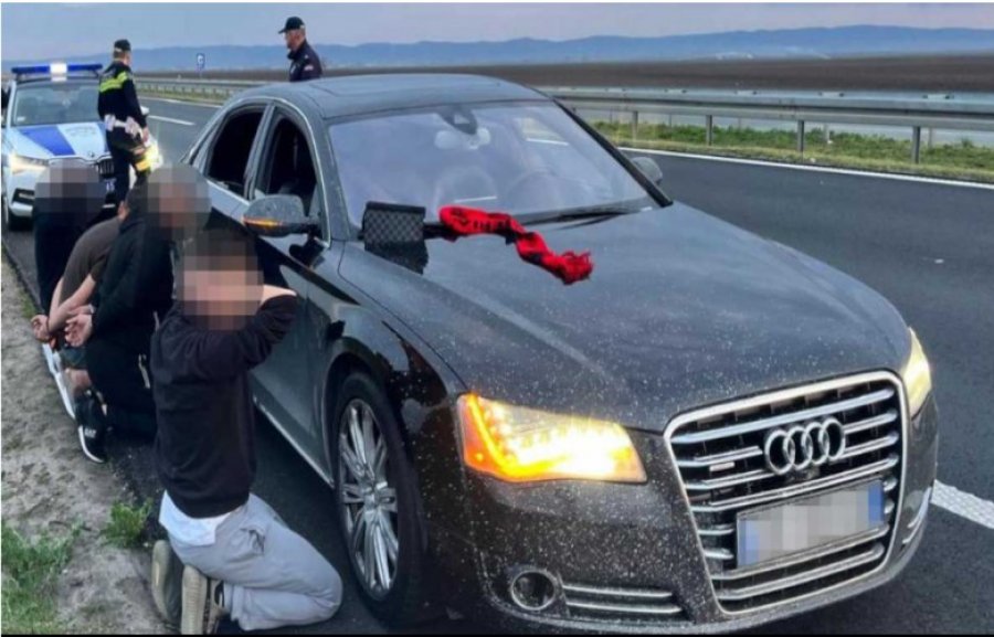 Publikuan video me simbolet e Shqipërisë së Madhe  katër shqiptarë arrestohen në Serbi