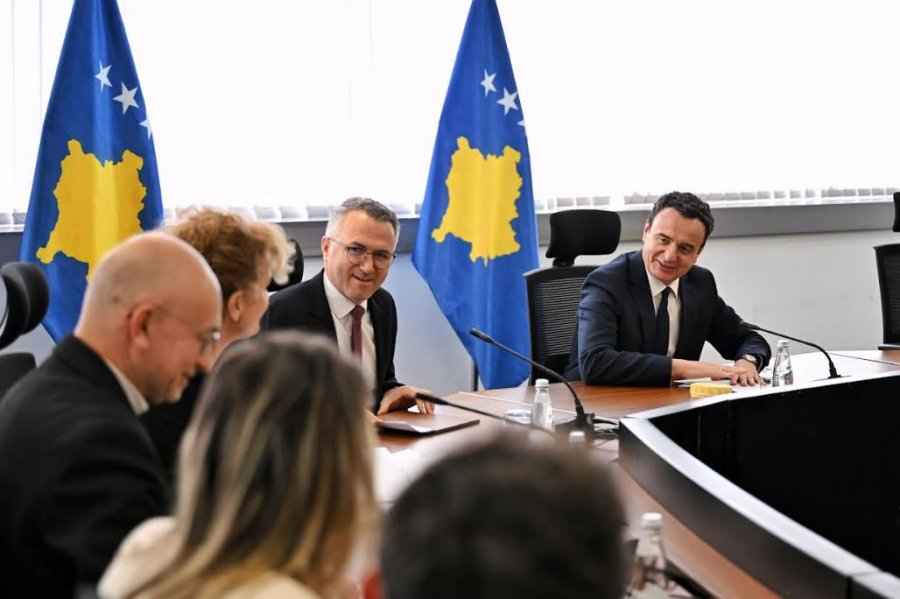 Kurti takohet me organizatat ndërkombëtare të medias: Liria e shtypit mbi çdo gjë