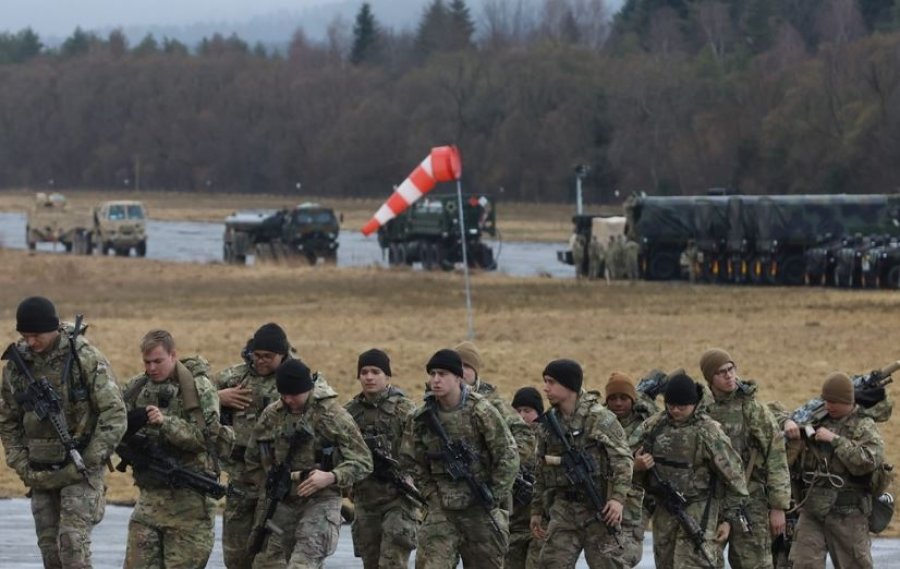 SHBA-ja do të dërgojë tre mijë ushtarë në Lindjen e Mesme