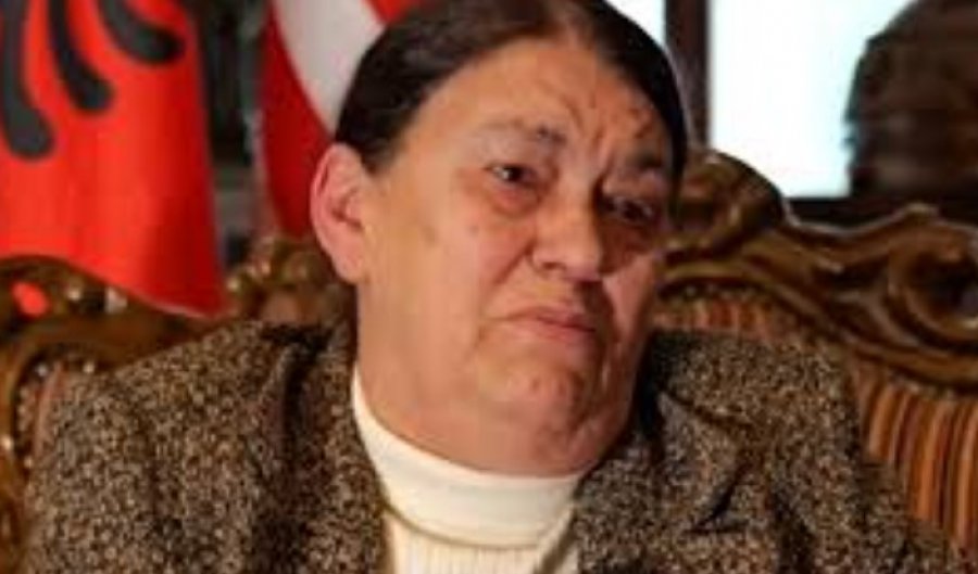 Rukë Haradinaj tregon se si u “flet” djemve të saj dëshmorë: “O moj nanë, po diell i mirë ju paska ra”